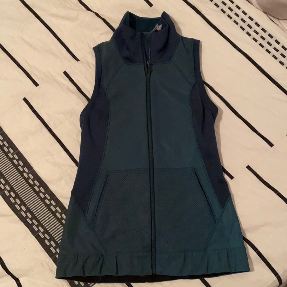 Lululemon running vest